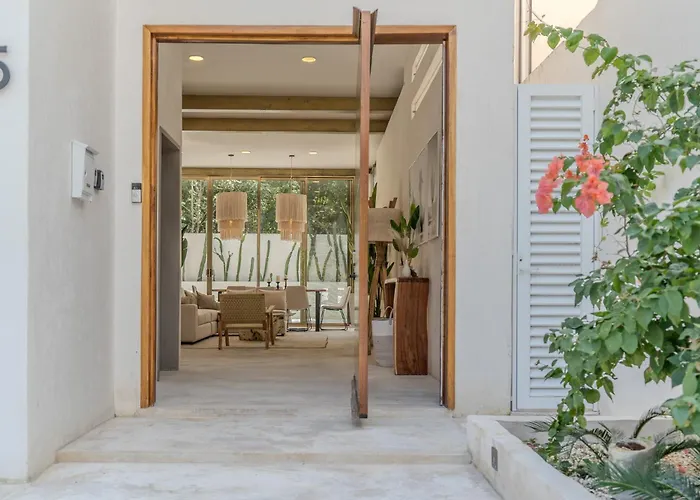 Tulipan Modern 4 Bedroom 4 Bathroom And Private Pool