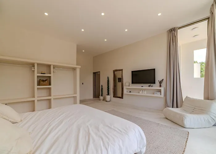 Villa Tulipan Modern 4 Bedroom 4 Bathroom And Private Pool